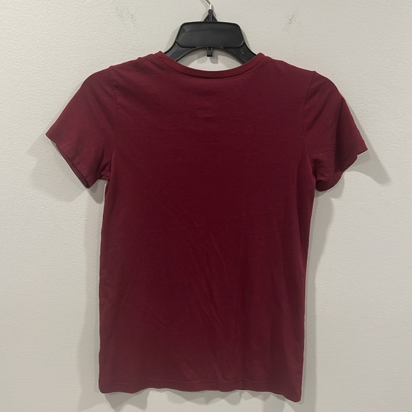 Vans Shoet Sleeve T Shirt Size Medium Burgundy EUC - Picture 4 of 7